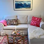 Big And Modern Penthouse - 1 Min From Train Station Apartman *