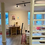 Big And Modern Penthouse - 1 Min From Train Station *
