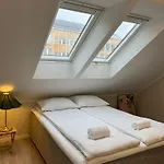 Apartman Big And Modern Penthouse - 1 Min From Train Station *
