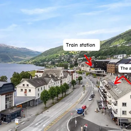 Luxury Penthouse - 1 Min Walk To Train Station Voss