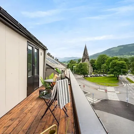 Elegant Penthouse - 1 Min To Train Station - Balcony 아파트 *