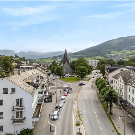 Lägenhet 1 Minute To The Train Station - Exclusive Penthouse!