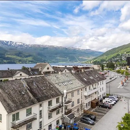 Big And Modern Penthouse - 1 Min From Train Station *