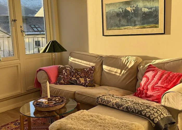 1 Minute To The Train Station - Exclusive Penthouse! *