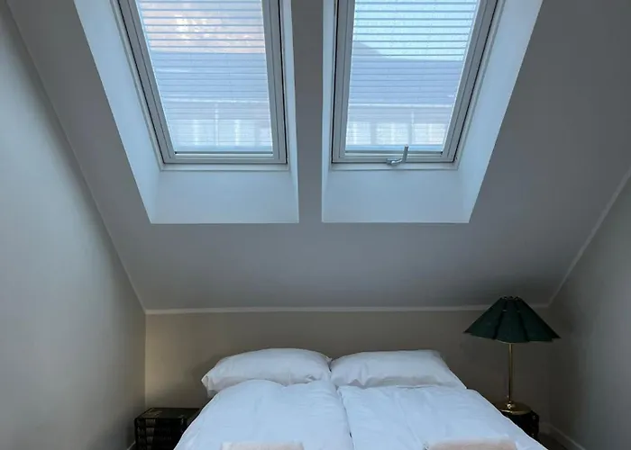 Appartement 1 Minute To The Train Station - Exclusive Penthouse! *