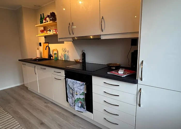 1 Minute To The Train Station - Exclusive Penthouse!