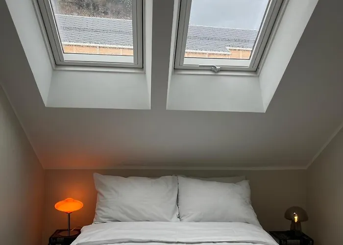 Luxury Penthouse - 1 Min Walk To Train Station アパート