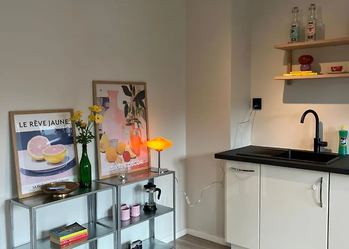 Luxury Penthouse - 1 Min Walk To Train Station Lägenhet *